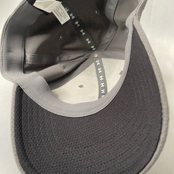Men’s  M/L Pitch Gray / Black Under Armour Cap - Picture 5 of 10